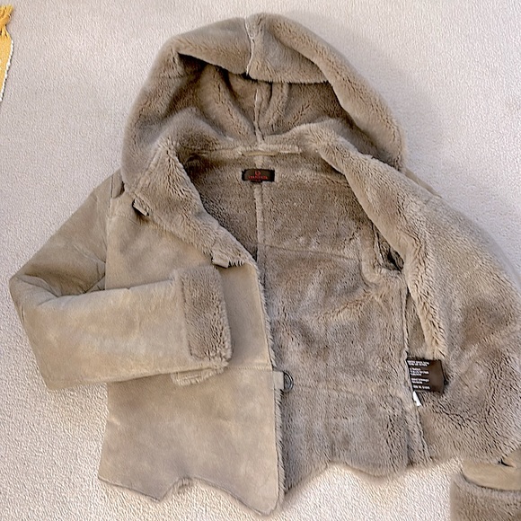 ❤️Danier Suede Leather Jacket with Hoodie - Picture 3 of 8